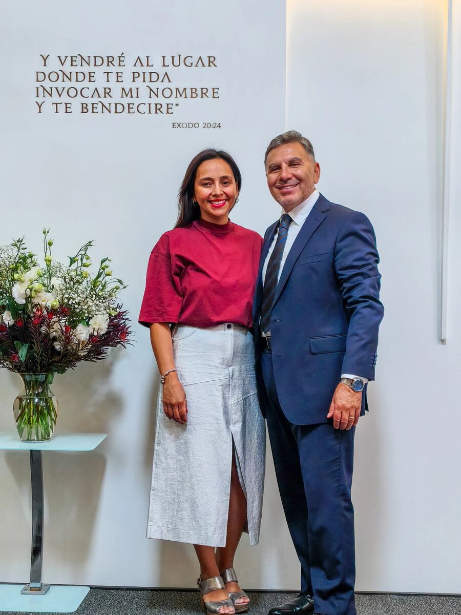 Pastores Fernando Falcon y Melissa Arredondo